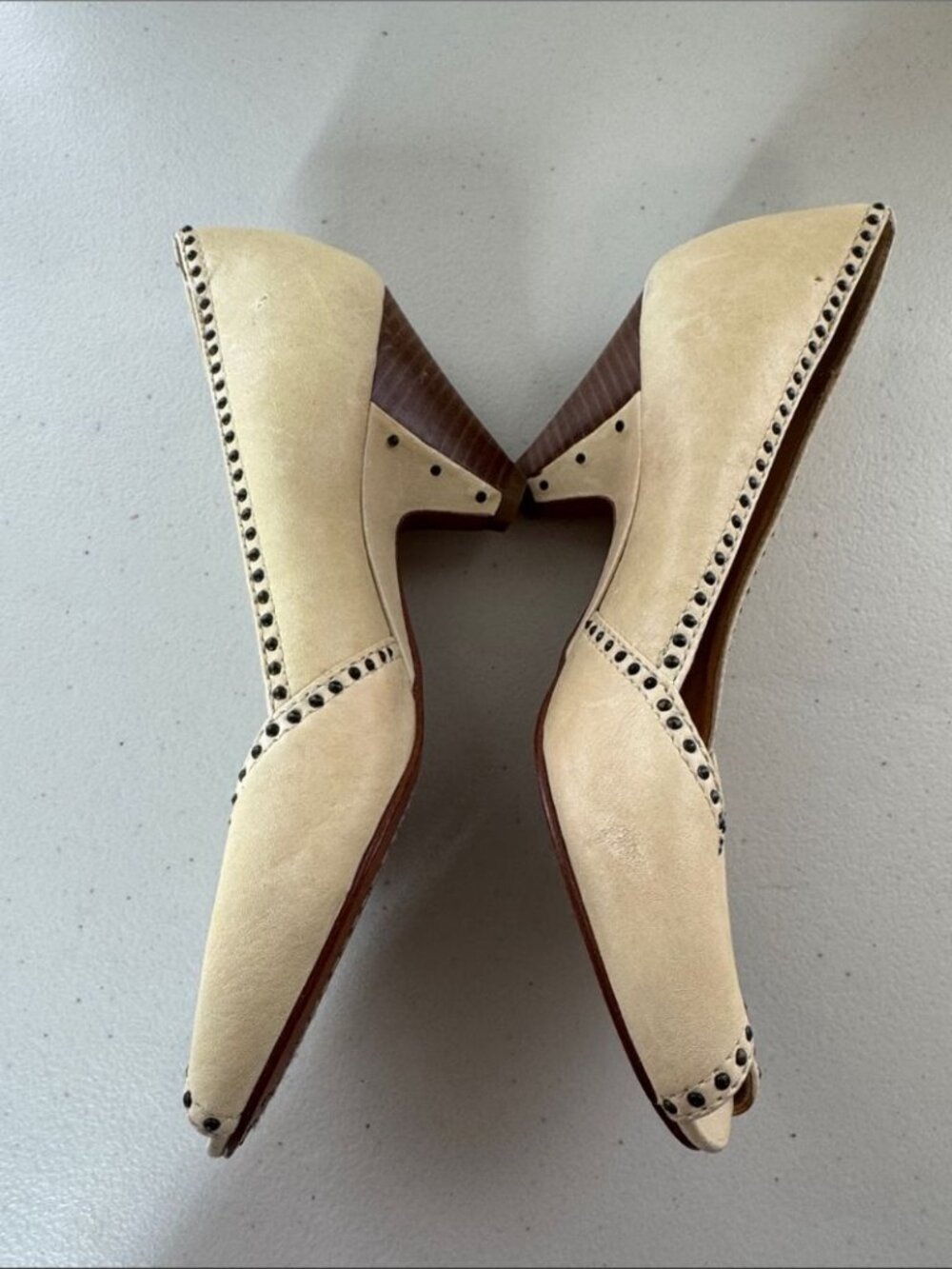Frye Ivory Studded Peep Toe Low Heel Retro Size 8 Leather Boho Cottagecore - Picture 8 of 14